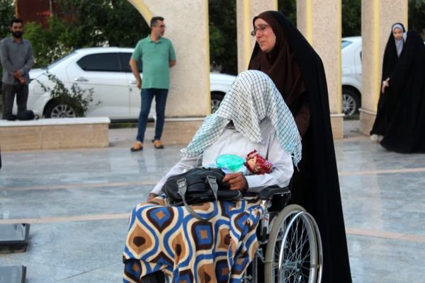 اجرای تئاتر خیابانی ایثار در گلوگاه 