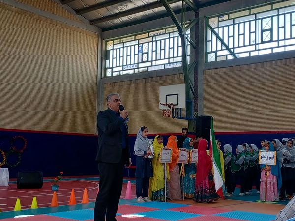 روزی پر نشاط و جان تازه در رگ‌های مدرسه