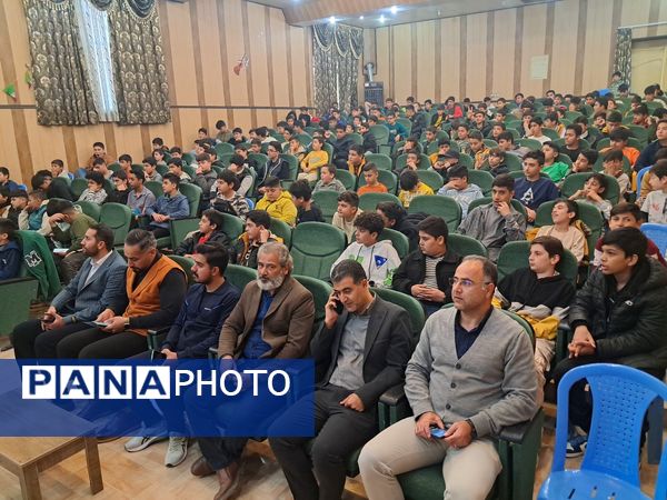 جشن روز دانش‌آموز در دبیرستان پژوهش آشخانه 