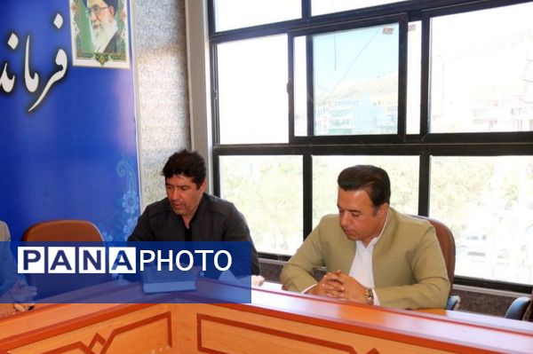 برگزاری جلسه کمیسیون پیشگیری و مقابله با سرقت در ثلاث باباجانی