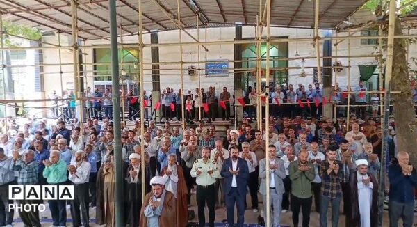 اقامه نماز استغاثه مردم کمالشهر کرج در تجمعات شبانه 