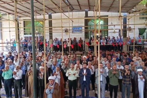 اقامه نماز استغاثه مردم کمالشهر کرج در تجمعات شبانه 