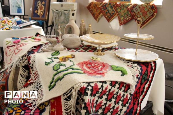 سیری در نمایشگاه دستاوردهای کانون‌های فرهنگی‌ تربیتی در آذربایجان شرقی