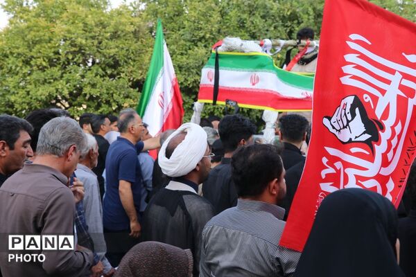 بار دیگر قلب ایران داغدار شد؛ آیین تشییع در حاجی‌آباد