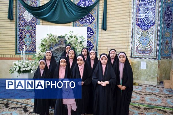 تقدیر از خانواده شهید اسلامی در سالروز اقامه اولین نماز جمعه پس از انقلاب