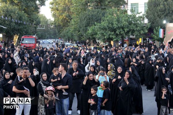 ورامین بار دیگر در سوگ اسارت؛ کاروان نمادین کربلا در خیابان‌های ورامین به حرکت درآمد