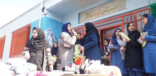 تقدیر از دانش آموزان برتر علمی، پرورشی، آموزشی و ورزشی در دبیرستان میثاق م