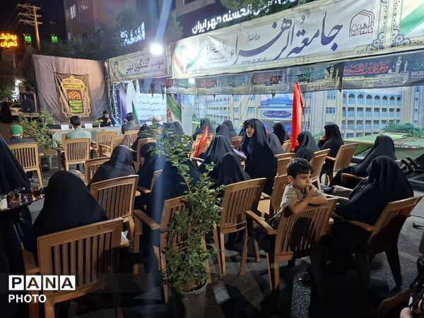 فعالیت موکب تبیینی جامعه الزهرا(س) در تجمعات شبانه