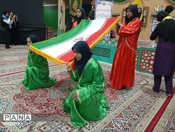 جشن بیست‌وهفتمین سالگرد تاسیس سازمان دانش آموزی توسط پیشتازان یزدی