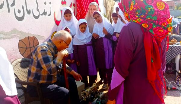 جشن هفته مازندران در دبستان نرجس خاتون گلوگاه 