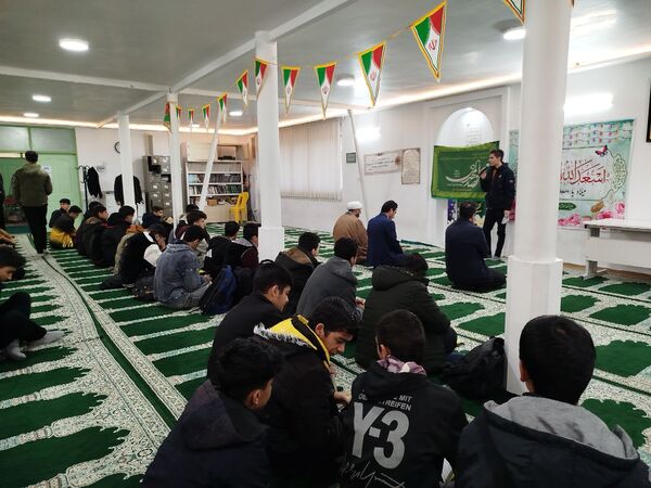 جشن ولادت باسعادت حضرت مهدی (ع) در دبیرستان نمونه آیت‌الله خامنه‌ای