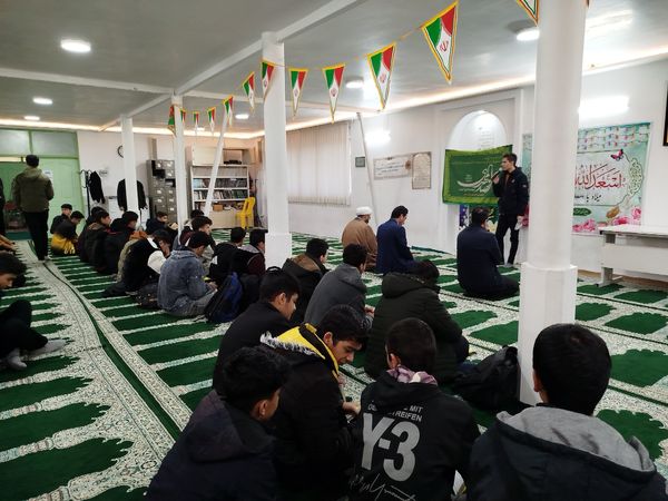 جشن ولادت باسعادت حضرت مهدی (ع) در دبیرستان نمونه آیت‌الله خامنه‌ای