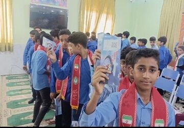 جشن عاطفه‌ها؛ جلوه‌ای از همدلی دانش‌آموزان رودانی