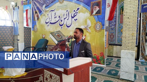 محفل انس قرآن به مناسبت نیمه شعبان و دهه فجر در مسجد جامع حاجی‌آباد 