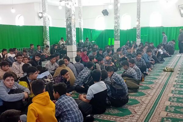 برگزاری پیاده‌روی عظیم فاطمیه در فیروزکوه