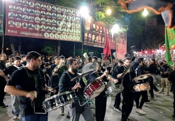 اجتماع عاشقان و دلدادگان امام حسین (ع) در میدان امام (ره)