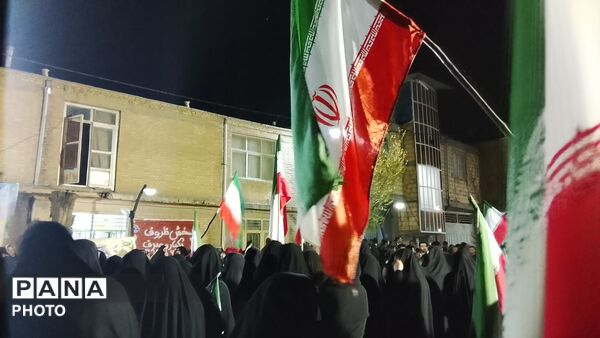 هم‌نواییِ قلب‌ها در مسیرِ ظهور؛ فریاد «یا مهدی» در راهپیماییِ بصیرت