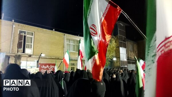هم‌نواییِ قلب‌ها در مسیرِ ظهور؛ فریاد «یا مهدی» در راهپیماییِ بصیرت