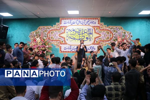 مولودی خوانی سالروز میلاد حضرت معصومه(س) با حضور جوانان و نوجوانان در قم