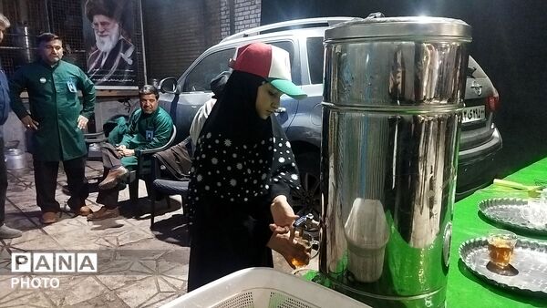گذری بر موکب فلکه ایران نیشابور در چهل و چهارمین شب از اجتماعات مردمی 