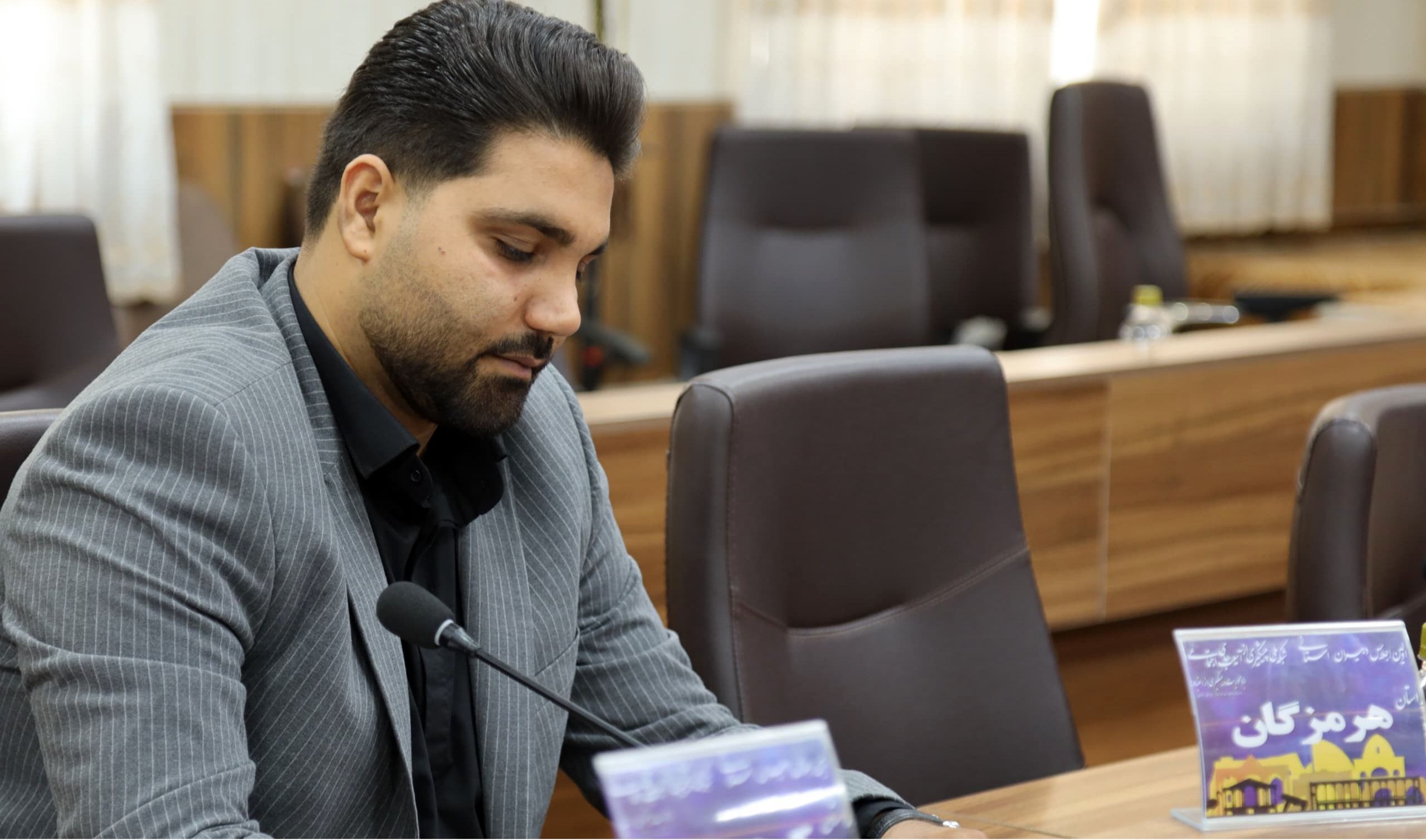 جوانان ایران، مدافعان آینده و قهرمانان امروز هستند