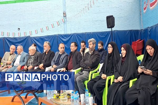 یاوران انقلاب؛روشنای مسیر نوجوانان امروز