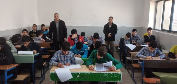 برگزاری آزمون سنجش دستاوردهای یادگیری در مدارس متوسط اول ملارد 
