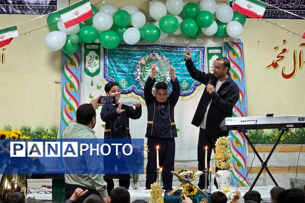 جشن میلاد با سعادت حضرت مهدی موعود(ع)در دبستان حاج همت بهارستان ۲