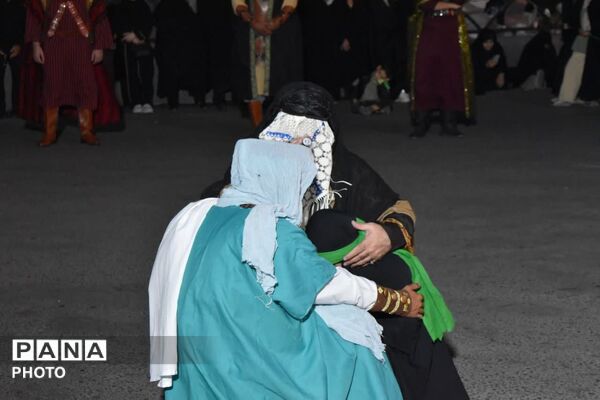 تعزیه خوانی در میدان امام خمینی ره شهرستان مرند