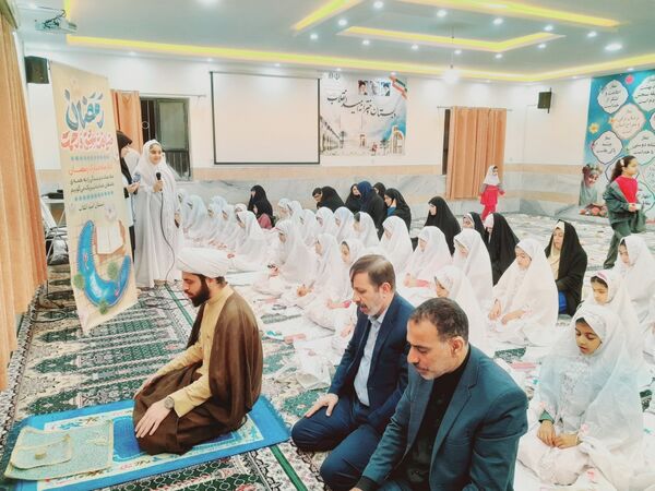 محفل انس با قرآن در دبستان دخترانه امید انقلاب بوشهر 