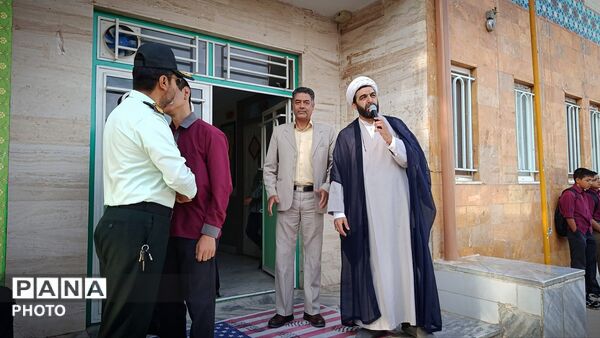 گرامیداشت هفته نیروی انتظامی در دبیرستان میثاق
