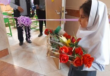 جشن شکوفه‌ها آغاز مسیر دانایی
