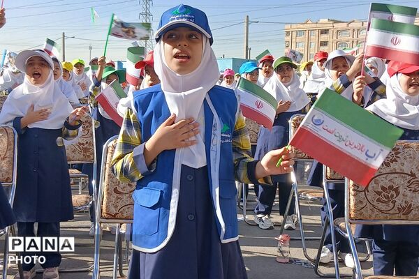 آغاز سال تحصیلی در مدرسه دخترانه مهرنگار باقر شهر با حضور مسئولان 