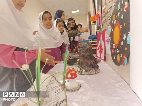 نمایشگاه خلاقیت کودکان مدرسه‌ شهید خدادادی