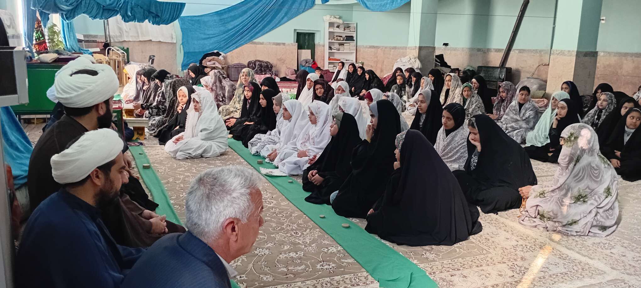 بازدید امام جمعه خلیل آباد از معتکفین مسجد جامع روستای نقاب