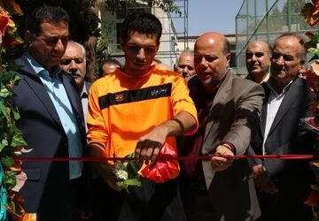 آئین افتتاح زمین چمن مصنوعی در مدرسه ماندگار هراتی اصفهان