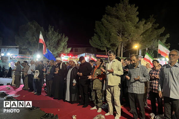اقامه نماز استغاثه به امام زمان (ع) در میدان امام خمینی (ره )جاجرم