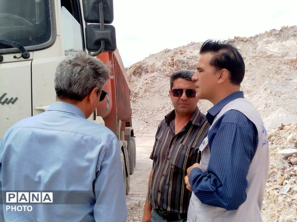بازدید فرماندار کاشمر از معدن کائولن 