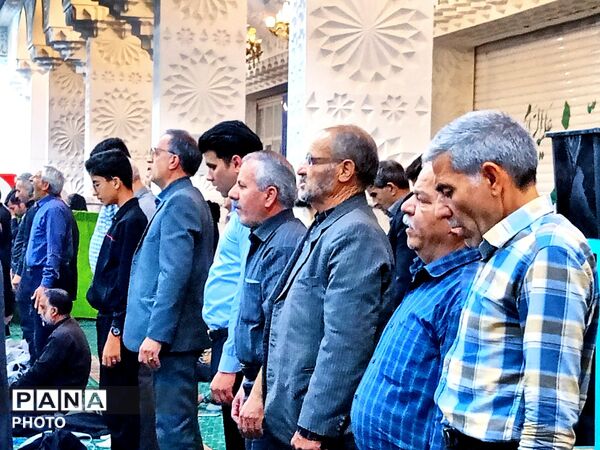 نماز جماعت همزمان با شهادت امام صادق(ع)