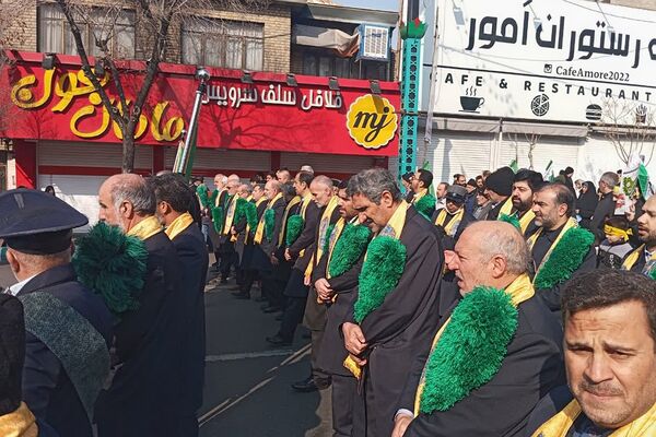 حضور اقشار مختلف شهرری در جشن پیروزی انقلاب 