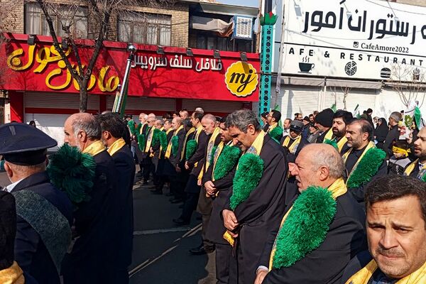 حضور اقشار مختلف شهرری در جشن پیروزی انقلاب 