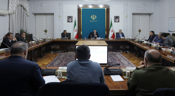 نظام سلامت مراقب باشد در دام تحلیل‌های دشمنان گرفتار نشود