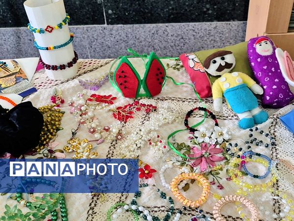 رویداد کارآفرینی دانش‌آموزان عنبرآباد در دهه فجر