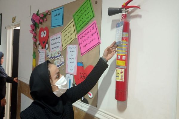 بازدید از وضعیت بهداشت و پایگاه‌های تغذیه سالم مدارس پاکدشت 