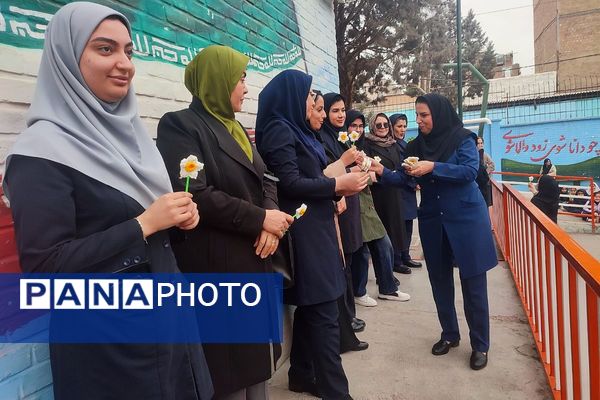 جشن باشکوه میلاد امام عصر (عج) در هئیت دخترانه ریحانه ها