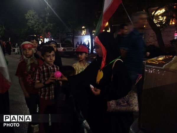 موکب فرهنگیان شبی دیگر در کنار کودکان