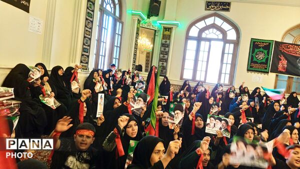 وداع کاشمری ها با رهبر فقید در حسینیه کویتی مشهد