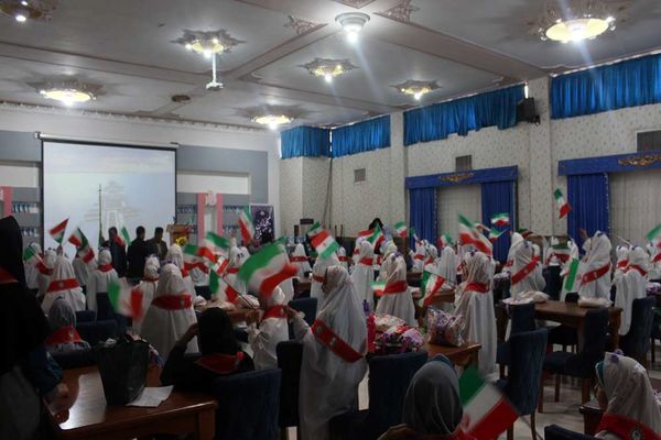 حضور رئیس سازمان دانش آموزی کشور در جشن تکلیف دختران مدرسه هوانیروز
