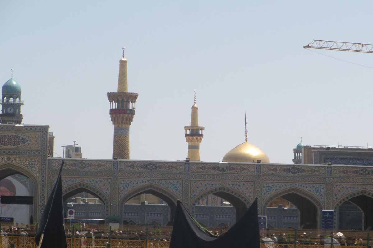 حضور میلیونی زائران در مشهد