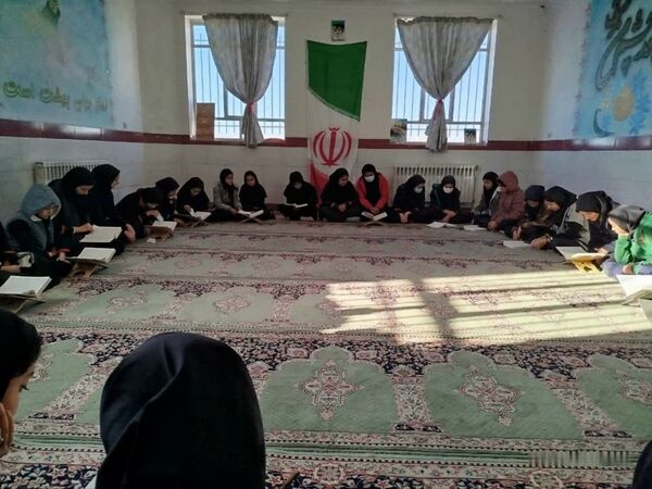 محفل انس با قرآن در مدرسه فاطمه الزهرا «بخ» 